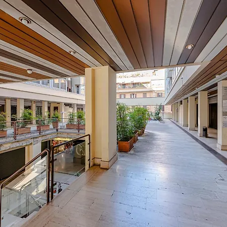Sangio - Lovely In Apartment Rom